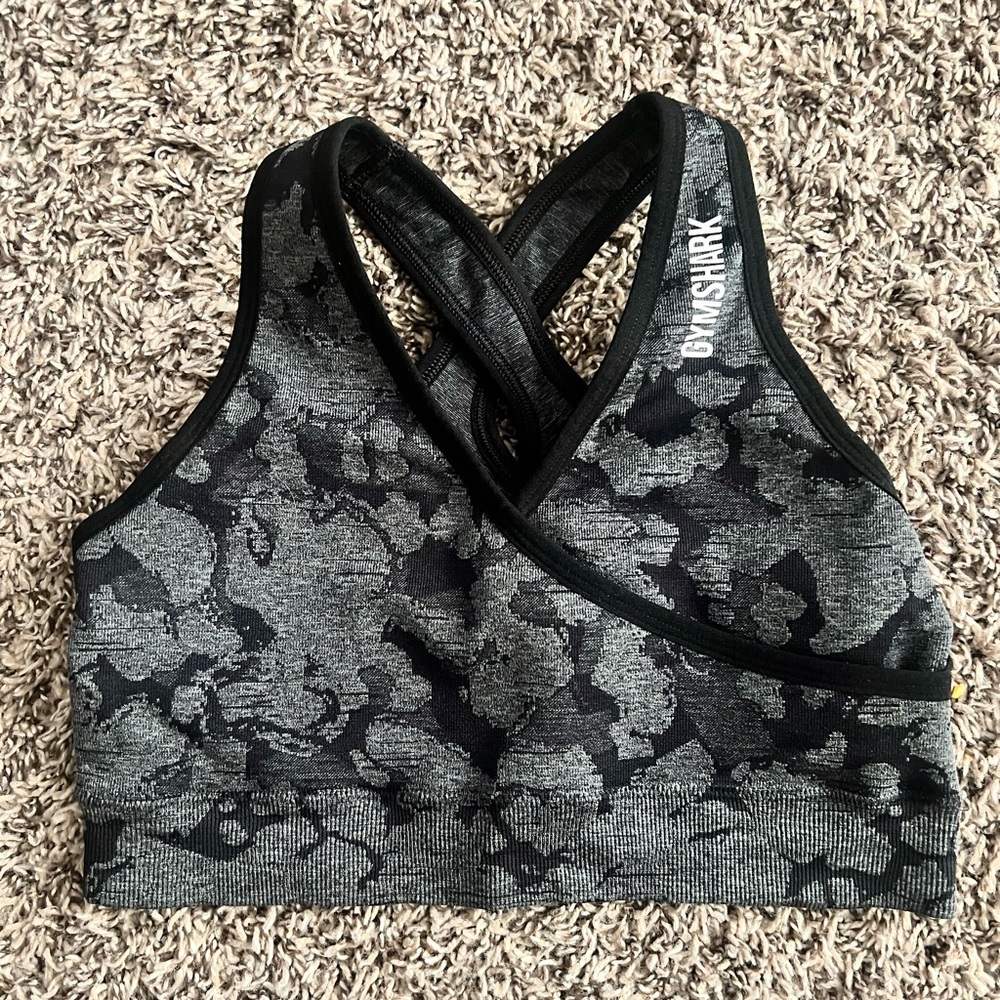 S | Gymshark Adapt Camo Seamless Sports Bra - Black